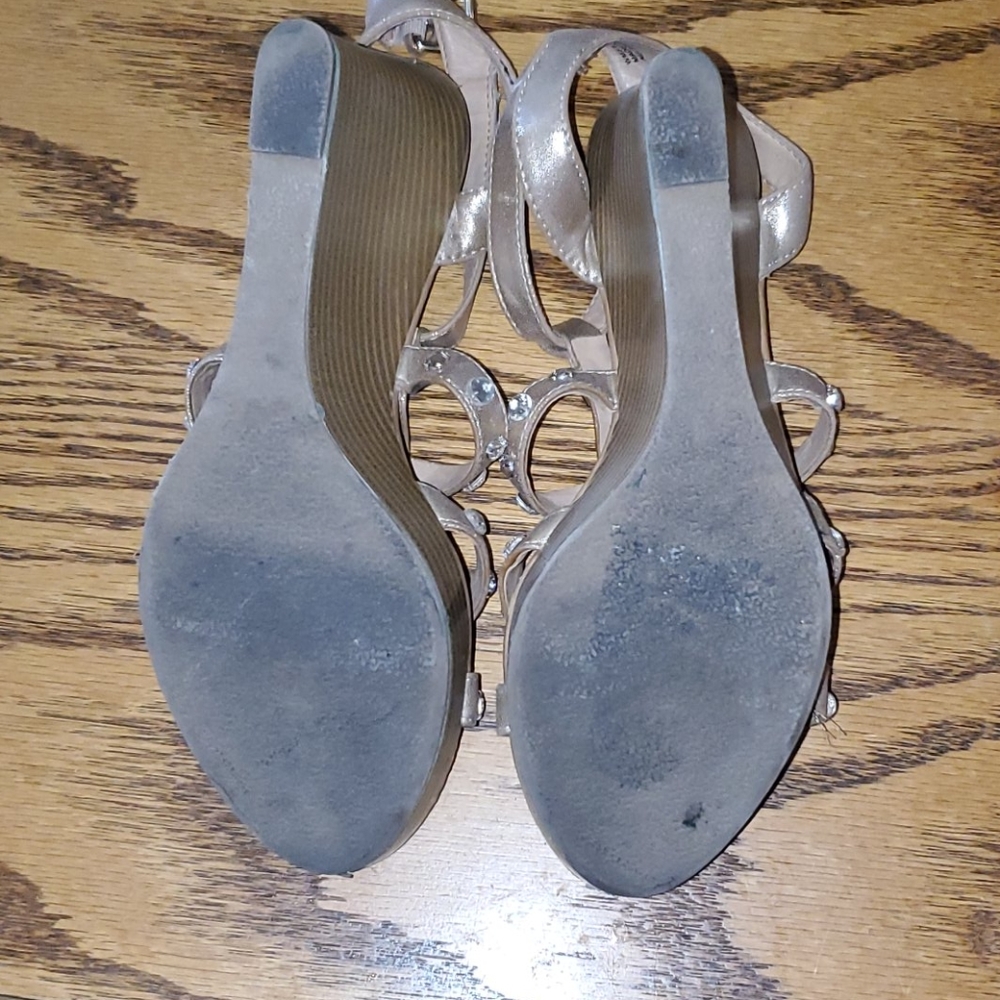 Wedge sandal - Picture 3 of 3